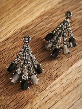 Vintage-Inspired Geometric Drop Earring